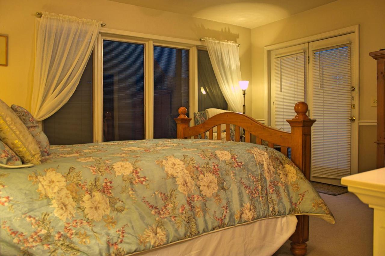 Black Bear Manor Орей Экстерьер фото